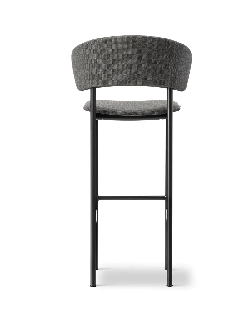 Plan Arm Barstool von Fredericia in Re-Wool 198, Black, Sh 78 cm – Produktfoto 3 von 4