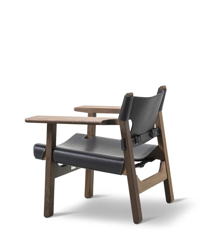The Spanish Chair by Fredericia in Leather, black, Smoked oak, olied, FSC Mix 70% – product photo 4 of 8
