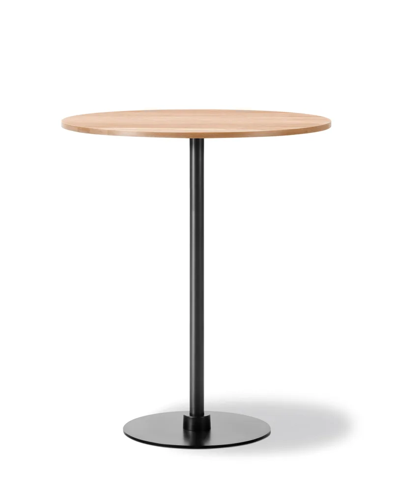 Plan Column Table Ø90 cm by Fredericia in Oak light oil, FSC Mix 70%, Black, 105 cm – product photo