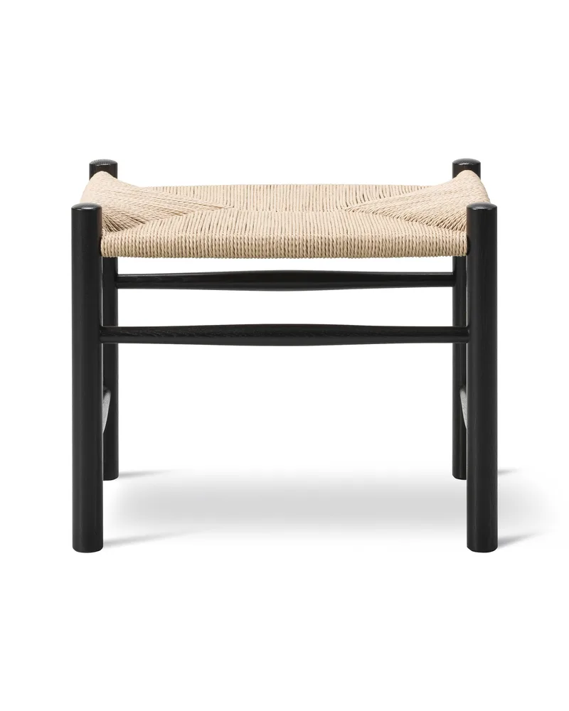 Wegner J16 Stool by Fredericia in Natural paper cord, Oak black lacquer, FSC Mix 70% – product photo