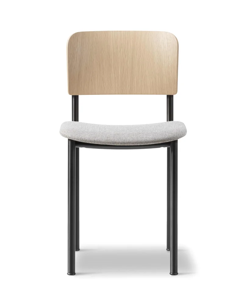 Plan Chair Seat Upholstered by Fredericia in Re-Wool 128, Oak lacquer, FSC Mix 70%, Black – product photo 4 of 4
