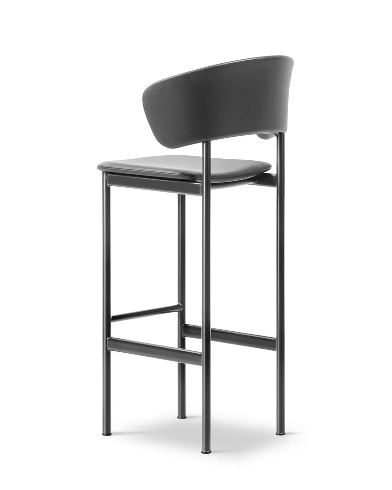 Plan Arm Barstool von Fredericia in Leather Omni 301, Black, Black, Sh 78 cm – Produktfoto 3 von 4