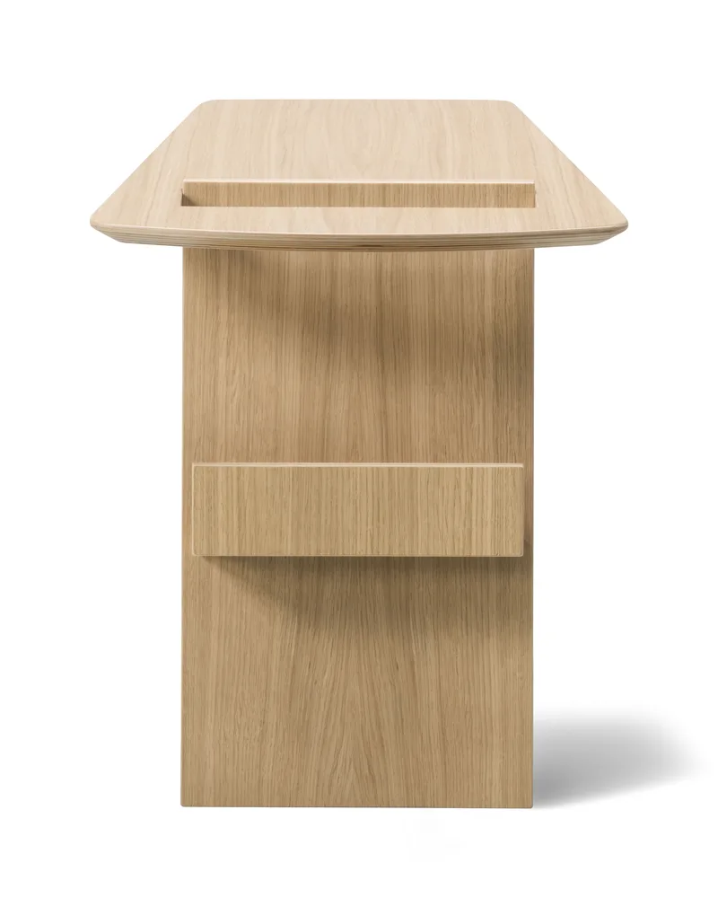 Magazine Table von Fredericia in Oak lacquer, FSC Mix 70% – Produktfoto 2 von 7