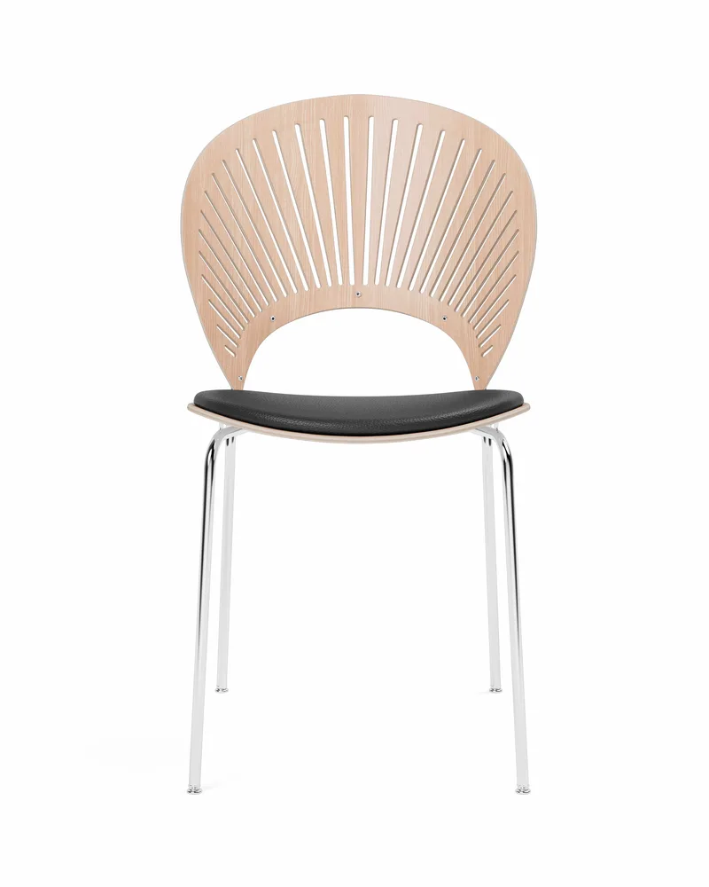 Trinidad Chair Seat upholstered de Fredericia en Leather Omni 301, Black, Oak lacquer, FSC Mix 70%, Chrome – photo du produit 4 sur 4