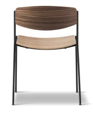 Lynderup Chair de Fredericia en Walnut lacquer, FSC Mix 70%, Black lacquer – photo du produit 3 sur 6