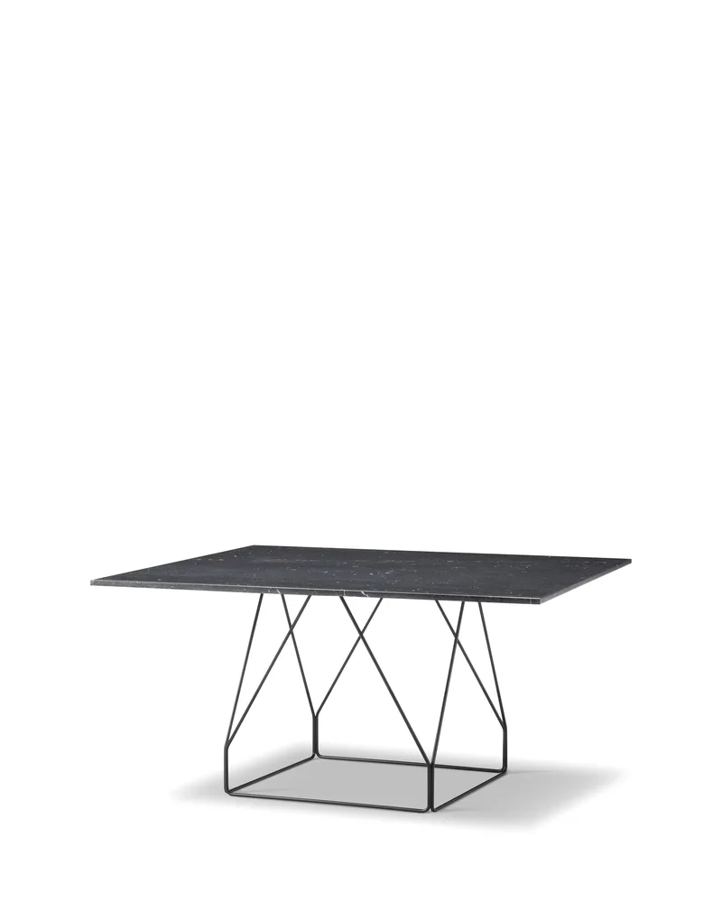 JG Table, 140x140 cm de Fredericia en Black Marquina, Black lacquer, Aucun – photo du produit 1 sur 2