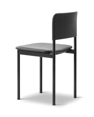 Plan Chair Fully Upholstered de Fredericia en Leather Omni 301, Black, Black – photo du produit 3 sur 4