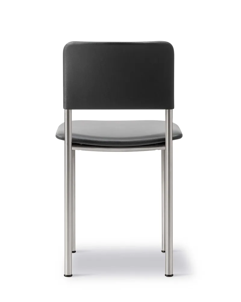 Plan Chair Fully Upholstered by Fredericia in Leather Omni 301, Black, Brushed steel – product photo 2 of 4