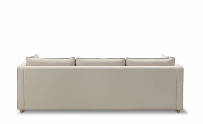 Jota Sofa, 3 seater, 231 cm van Fredericia in Vidar 146, Oak light oil, FSC Mix 70%, Arm cushions included – productfoto 2 van 6