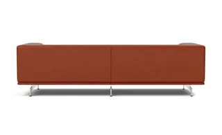 Delphi Sofa, 3 seater, 240cm van Fredericia in Leather Cera 905, Russet brown, Brushed aluminium – productfoto 2 van 4