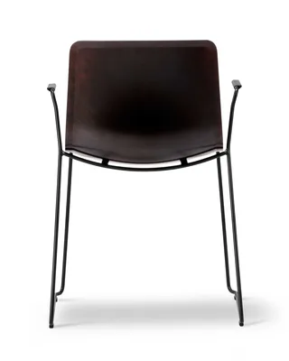 Pato Paper Sledge Armchair de Fredericia en Papershell w/black screws, FSC Mix 70%, Black – photo du produit 2 sur 4