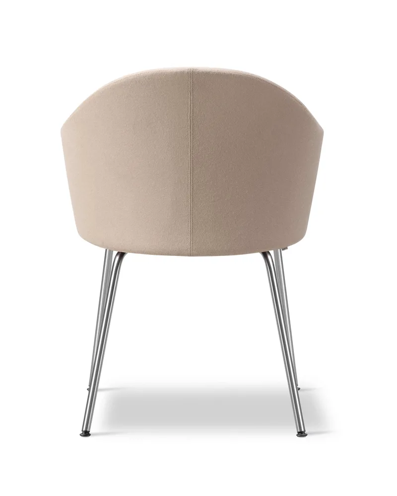 Gomo Armchair Tube Base van Fredericia in Blazer CUZ47 Fairfield, Brushed stainless steel – productfoto 3 van 4