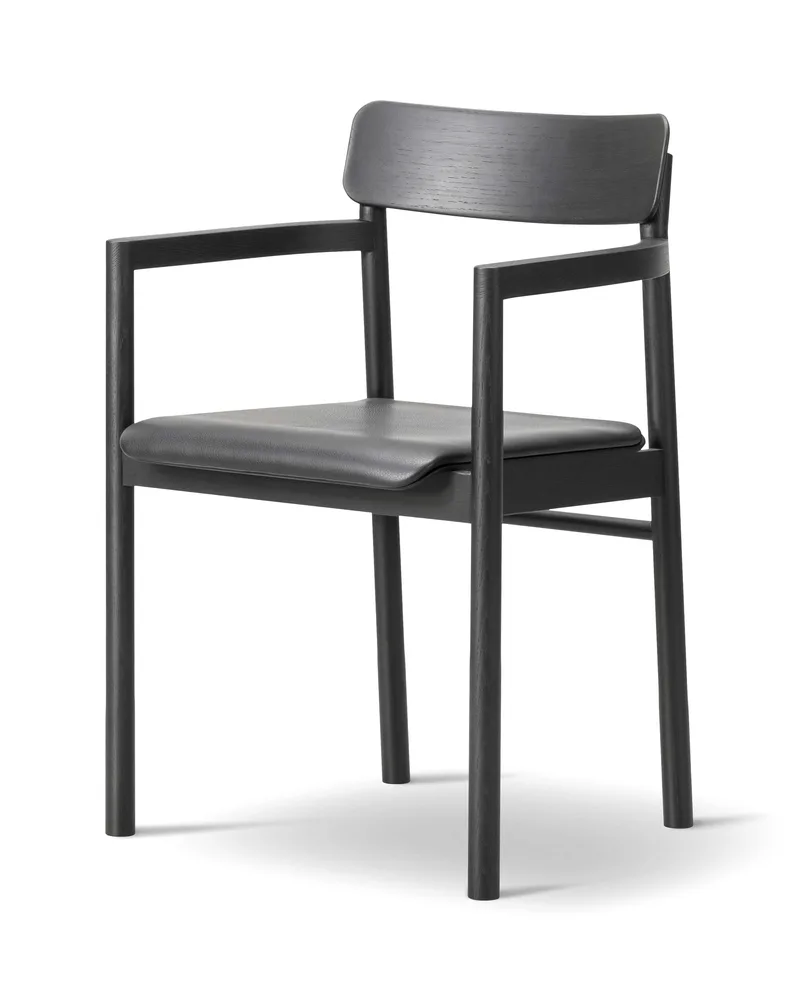 Post Chair Seat upholstered by Fredericia in Leather Omni 301, Black, Oak black lacquer, FSC Mix 70% – product photo 1 of 4