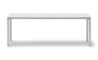 Piloti Alu, 120x39 cm von Fredericia in White Carrara, Brushed aluminium, 41 cm – Produktfoto 2 von 2
