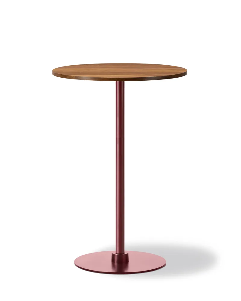 Plan Column Table Ø72 cm by Fredericia in Smoked oak, oiled, FSC Mix 70%, Bordeaux, 105 cm – product photo