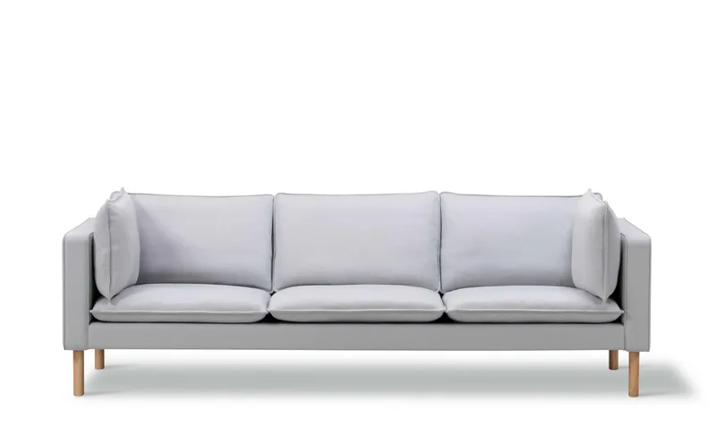 Jota Sofa on Legs, 3-pers., 231 cm by Fredericia in Twillwool 1001, Oak light oil, FSC Mix 70%, Arm cushions included – product photo 4 of 4