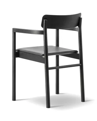Post Chair Seat upholstered by Fredericia in Leather Omni 301, Black, Oak black lacquer, FSC Mix 70% – product photo 3 of 4