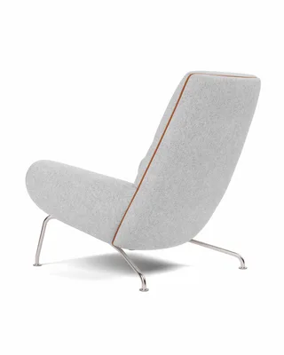 Wegner Queen Chair van Fredericia in Hallingdal 116, Leather Max 95, Cognac, Brushed stainless steel – productfoto 4 van 5