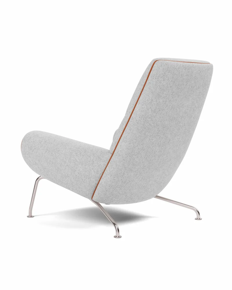 Wegner Queen Chair van Fredericia in Hallingdal 116, Leather Max 95, Cognac, Brushed stainless steel – productfoto 4 van 5