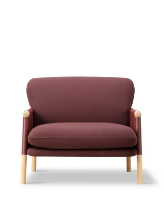 Savannah Chair by Fredericia in Vidar 693, Leather Max 93, Indian red, Oak light oil, FSC Mix 70% – product photo 4 of 4