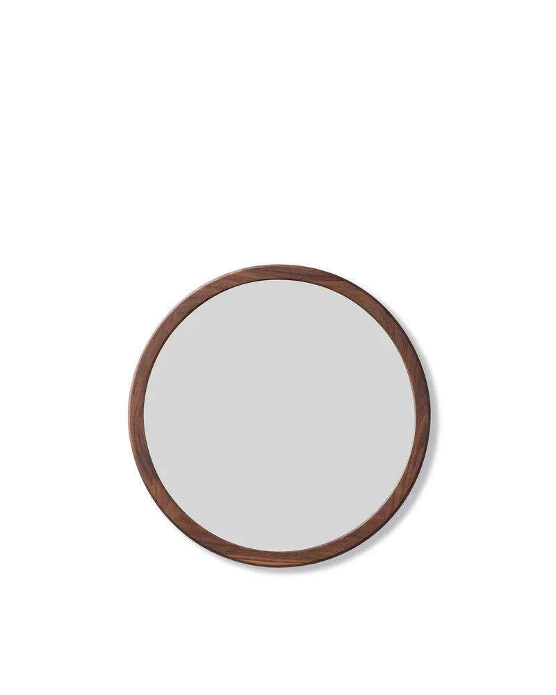 Silhouette Mirror Ø55 van Fredericia in Walnut oil – productfoto 2 van 2