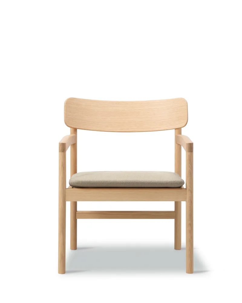 Post Lounge Chair von Fredericia in Vidar 222, Oak oil, FSC Mix 70%, With natural webbing – Produktfoto 4 von 4