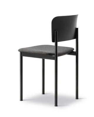 Plan Chair Seat Upholstered by Fredericia in Re-Wool 198, Black ash, FSC Mix 70%, Black – product photo 3 of 4
