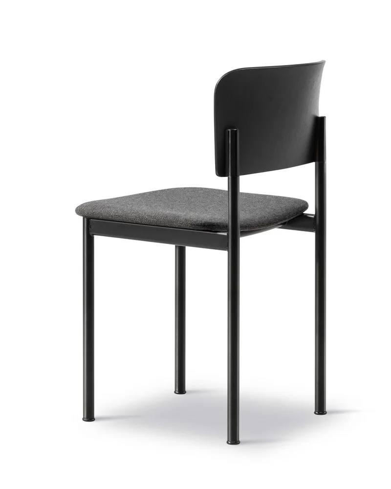 Plan Chair Seat Upholstered by Fredericia in Re-Wool 198, Black ash, FSC Mix 70%, Black – product photo 3 of 4
