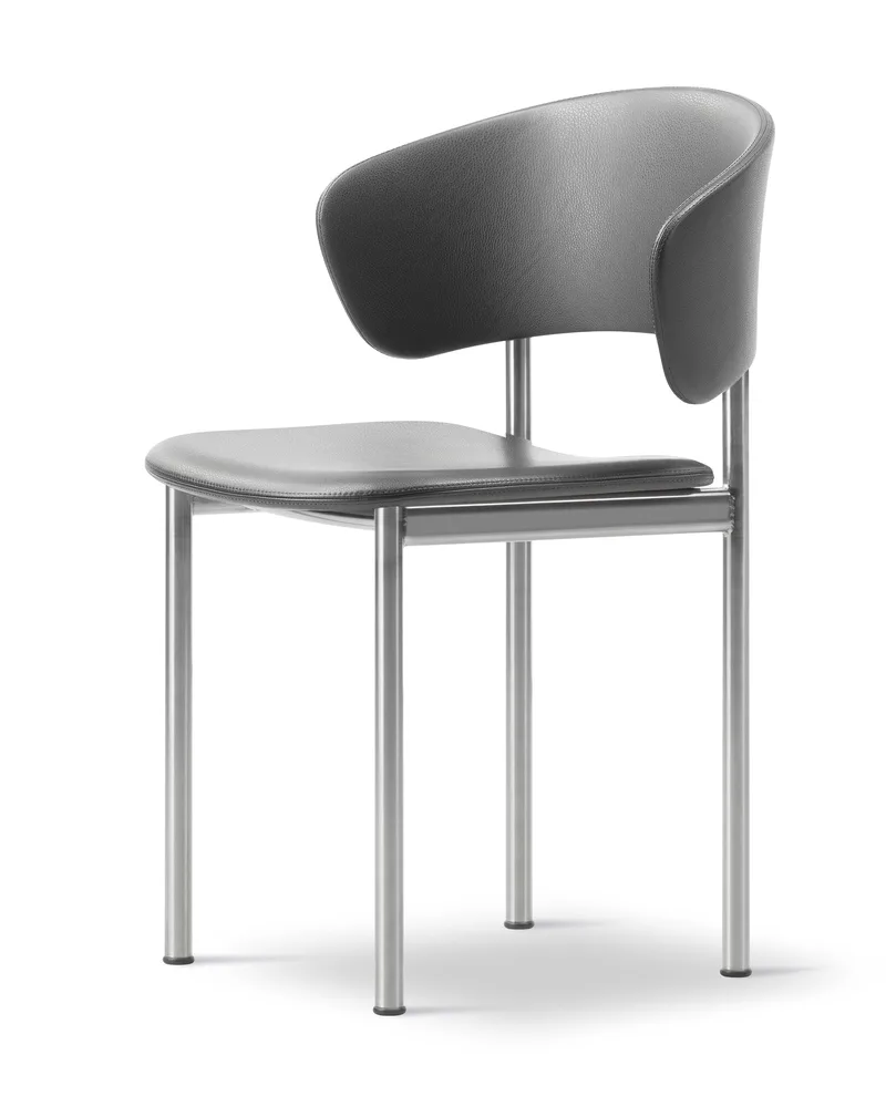 Plan Armchair de Fredericia en Leather Omni 301, Black, Brushed steel – photo du produit 1 sur 4