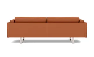 EJ280 Sofa, 3 seater, 240 cm by Fredericia in Leather Max 95, Cognac, Brushed chrome, sledge base (High) – product photo 2 of 4