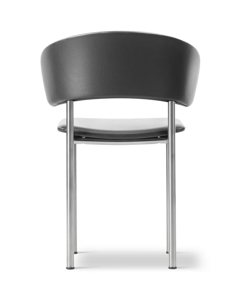 Plan Armchair de Fredericia en Leather Omni 301, Black, Brushed steel – photo du produit 2 sur 4