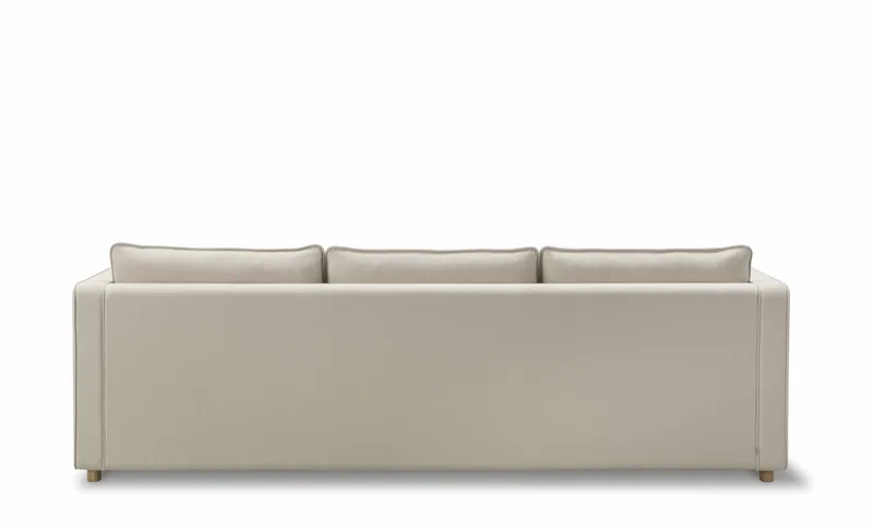 Jota Sofa, 3 seater, 231 cm van Fredericia in Vidar 146, Oak light oil, FSC Mix 70%, Arm cushions not included – productfoto 2 van 4