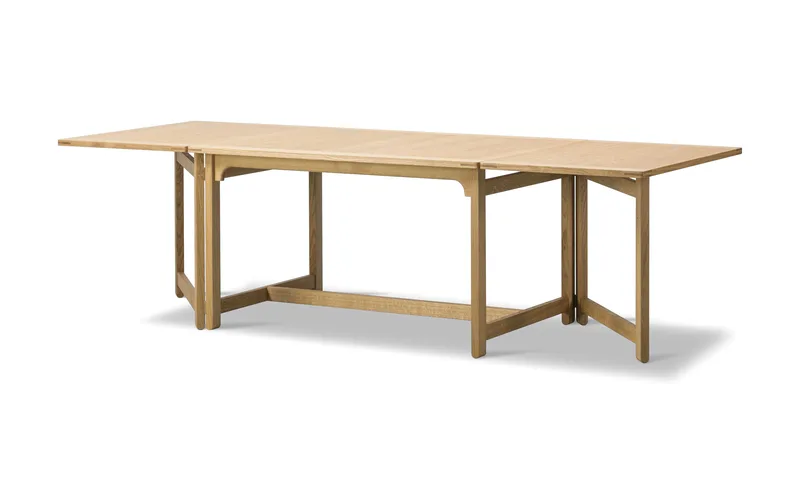 Library Table by Fredericia in Oak oil, FSC Mix 70% – product photo 10 of 15