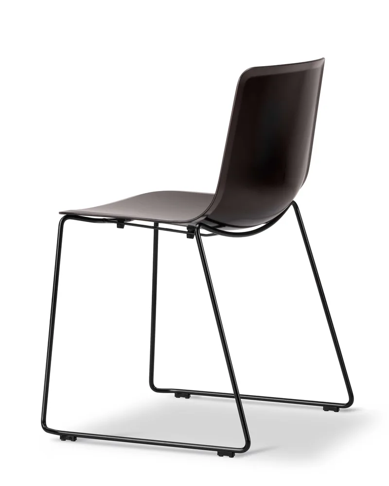 Pato Paper Sledge Chair van Fredericia in Papershell w/black screws, FSC Mix 70%, Black – productfoto 3 van 4
