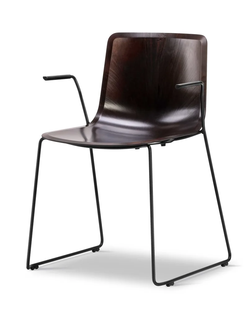 Pato Paper Sledge Armchair de Fredericia en Papershell w/black screws, FSC Mix 70%, Black – photo du produit 1 sur 4