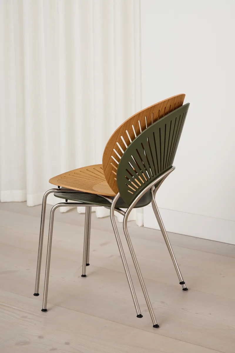Trinidad de Fredericia en Beech khaki green, FSC Mix 70%, Chrome – photo d’ambiance 4 sur 7
