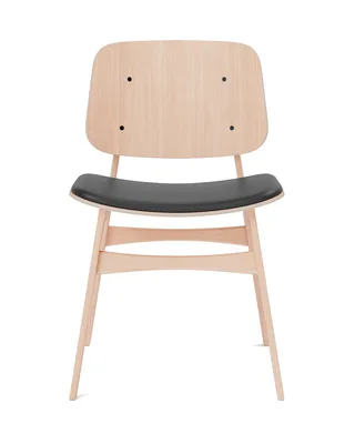 Søborg Wood Base Seat upholstered von Fredericia in Leather Omni 301, Black, Oak lacquer, FSC Mix 70% – Produktfoto 4 von 4