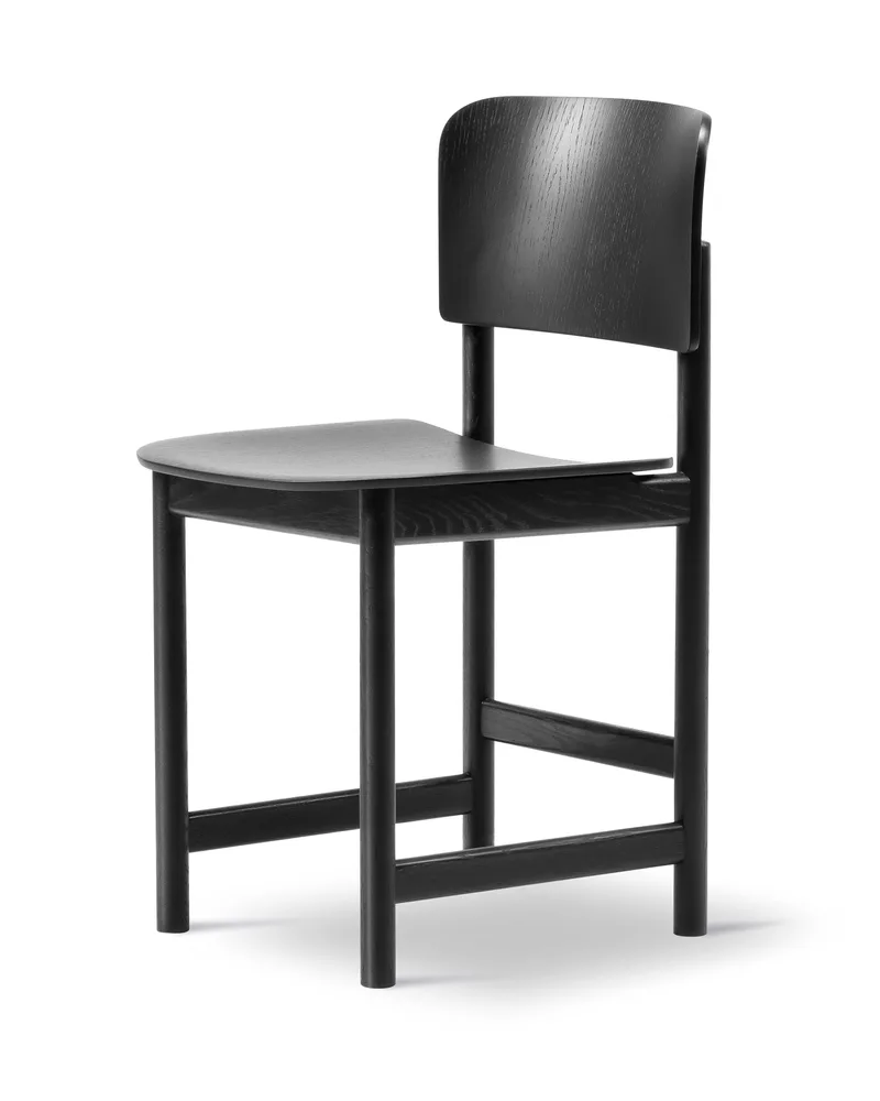 Plan Wood Chair by Fredericia in Black ash, FSC Mix 70% – product photo 1 of 4
