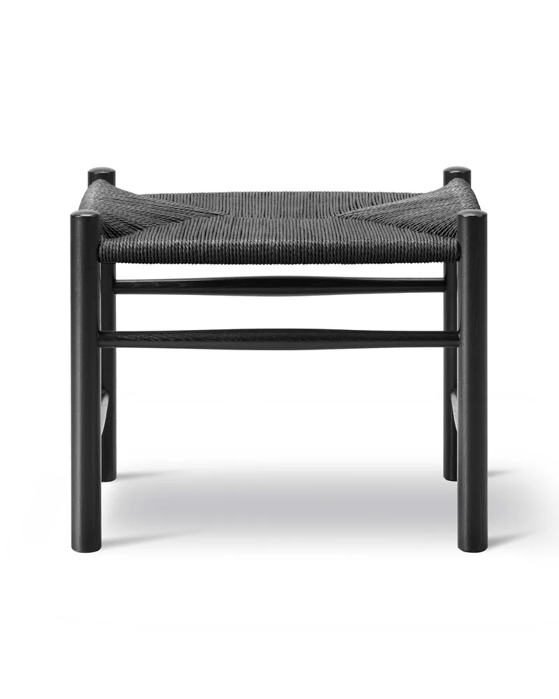 Wegner J16 Stool by Fredericia in Black paper cord, Oak black lacquer, FSC Mix 70% – product photo