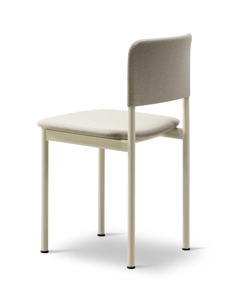 Plan Chair Fully Upholstered von Fredericia in Twillwool 1301, Chalk – Produktfoto 3 von 4