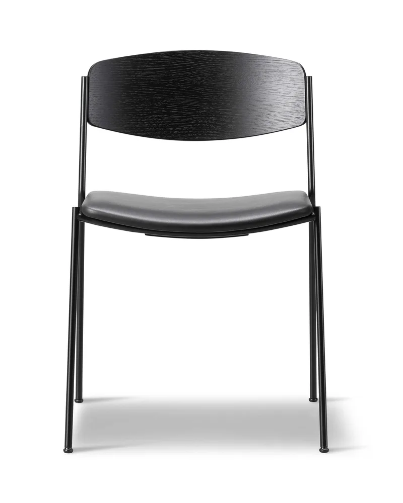 Lynderup Chair Seat upholstered by Fredericia in Leather Omni 301, Black, Black ash, FSC Mix 70%, Black lacquer – product photo 6 of 6
