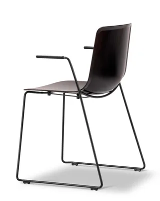 Pato Paper Sledge Armchair de Fredericia en Papershell w/black screws, FSC Mix 70%, Black – photo du produit 3 sur 4