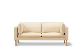 Jota Sofa on Legs, 2-pers., 185 cm by Fredericia in Mood 1104, Oak light oil, FSC Mix 70%, Arm cushions included – product photo 3 of 3