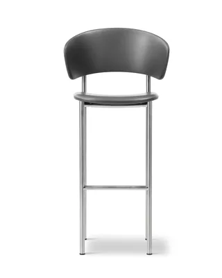 Plan Arm Barstool van Fredericia in Leather Omni 301, Black, Brushed steel, Sh 78 cm – productfoto 4 van 4