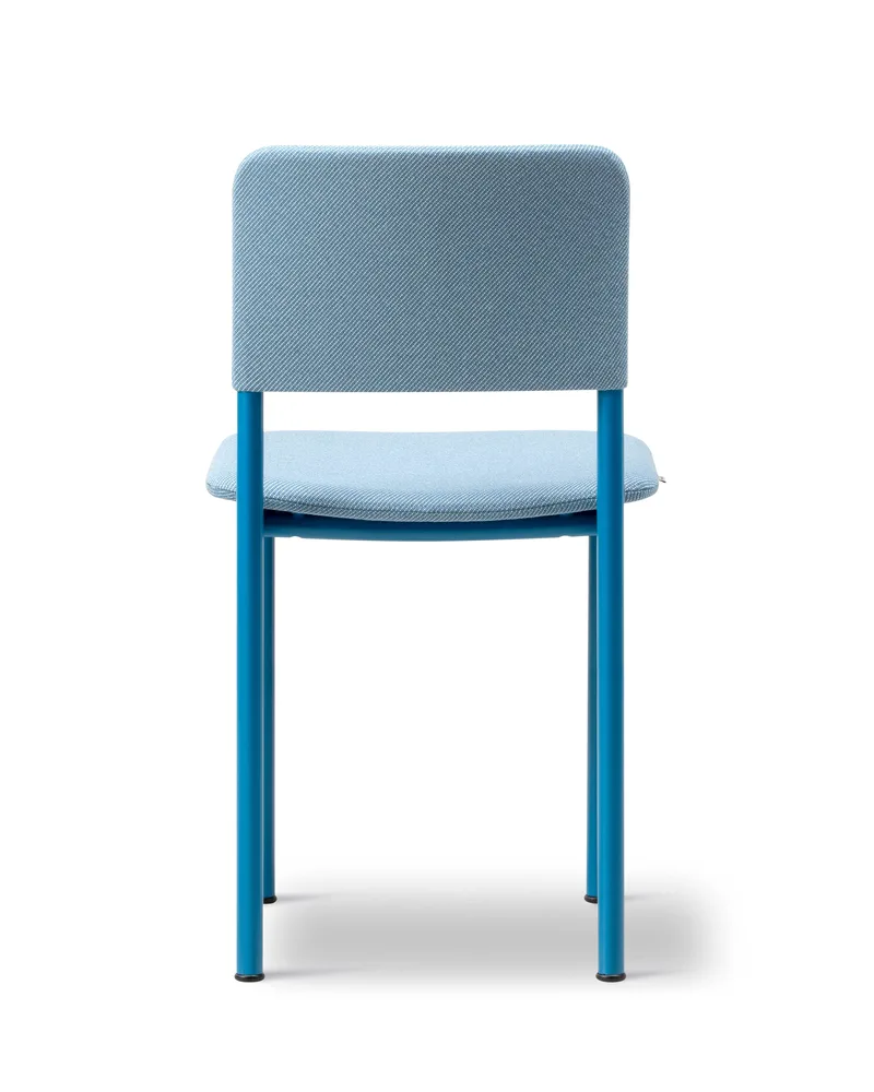Plan Chair Fully Upholstered von Fredericia in Twillwool 2001, Signal blue – Produktfoto 2 von 4