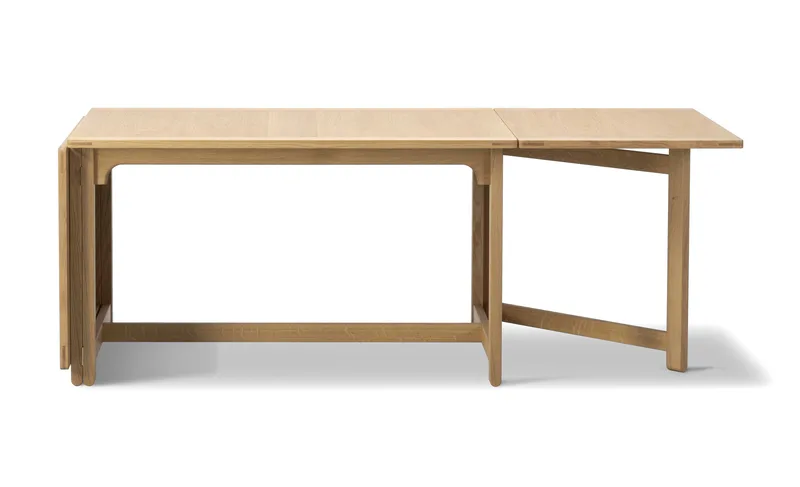 Library Table by Fredericia in Oak oil, FSC Mix 70% – product photo 2 of 15