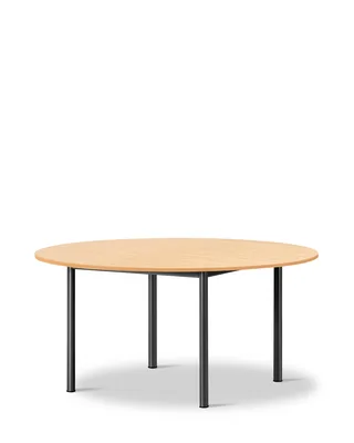 Plan Table Ø150 cm by Fredericia in Oak veneer lacquered, FSC Mix 70%, Black, Ø150 cm, height 73 cm – product photo 1 of 2