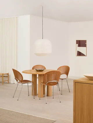 Trinidad van Fredericia in Oregon pine aged lacquer, Chrome – sfeerfoto 1 van 6