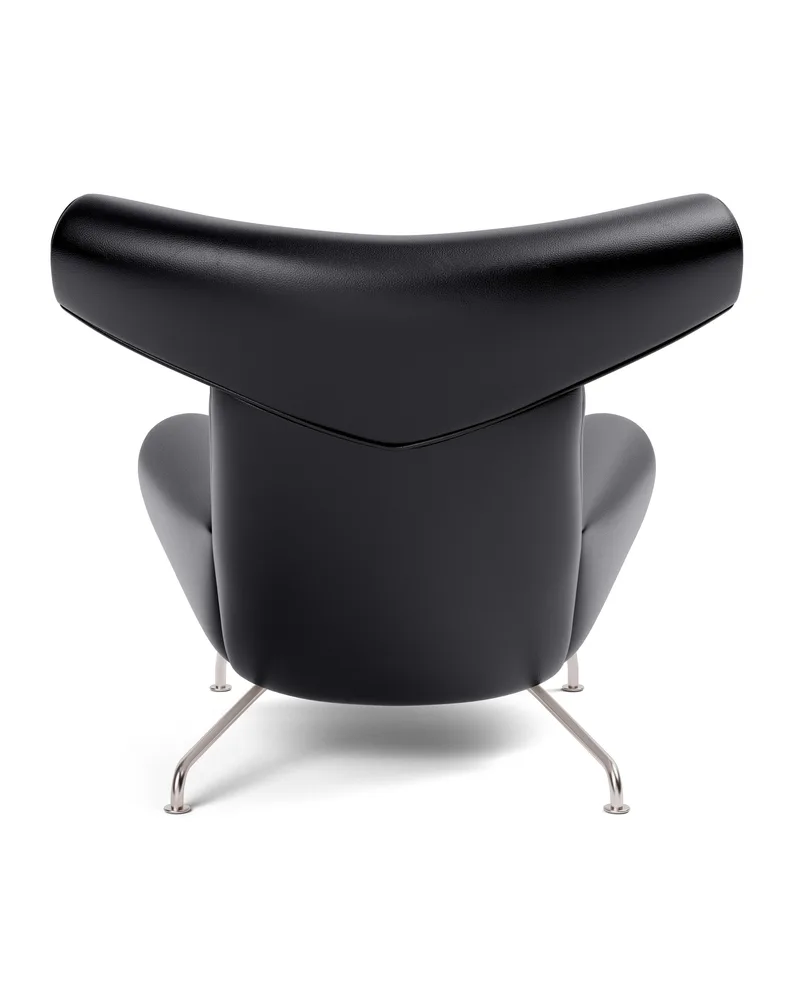 Wegner Ox Chair van Fredericia in Leather Primo 88, Black, Piping as upholstery, Brushed stainless steel – productfoto 3 van 5