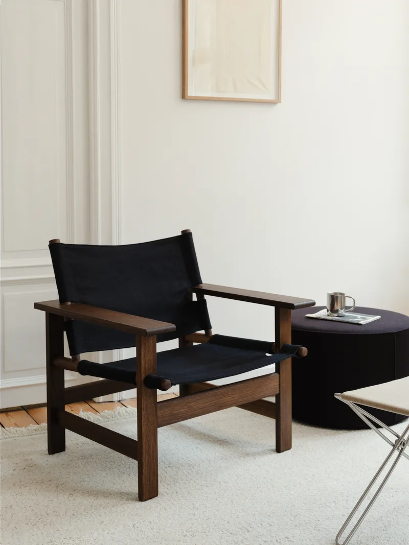 The Canvas Chair by Fredericia in Black canvas, Smoked oak, olied, FSC Mix 70% – interior photo 1 of 5